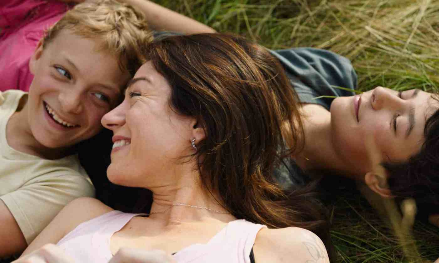 Close (Review) - Cinerama Film